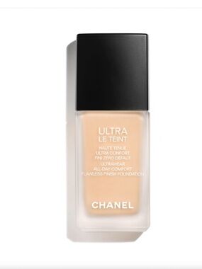 CHANEL Ultra Le Teint Foundation B30